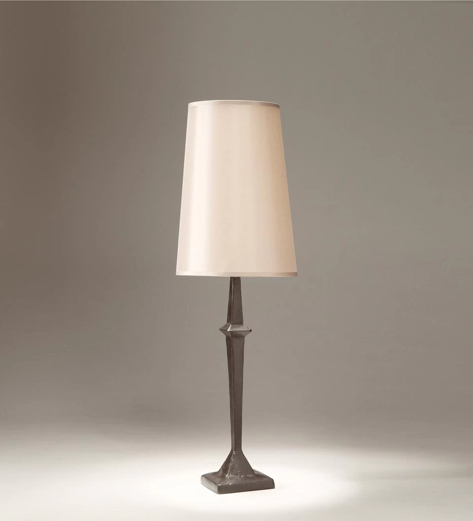 Adam Lampe De Table étroite En Bronze Noir Patiné 1 Adam Lampe De Table étroite En Bronze Noir Patiné