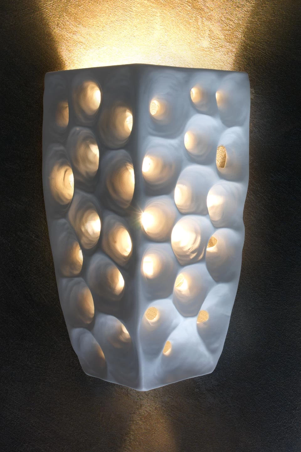 Ares Suspension Céramique Blanche Intérieur Doré 1 Ares Suspension Céramique Blanche Intérieur Doré