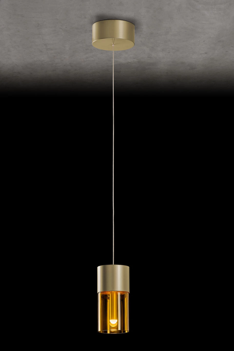 Aura Suspension Dorée Et Verre Cognac 1 Aura Suspension Dorée Et Verre Cognac