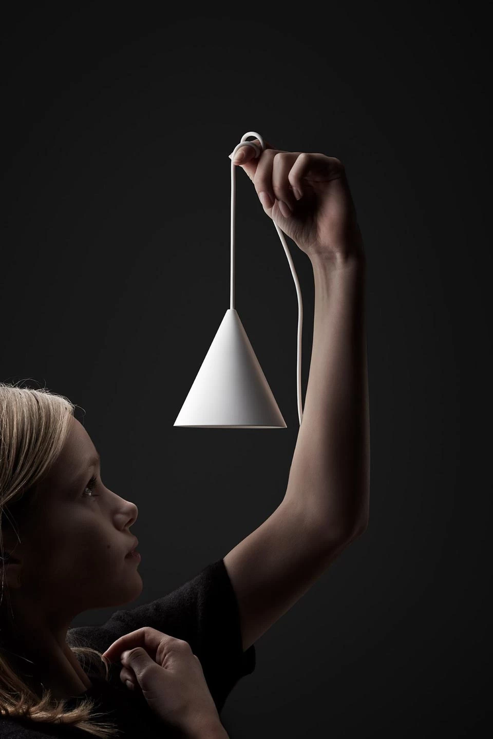 Extra Small Suspension Conique Blanc 2 Extra Small Suspension Conique Blanc – Image 2