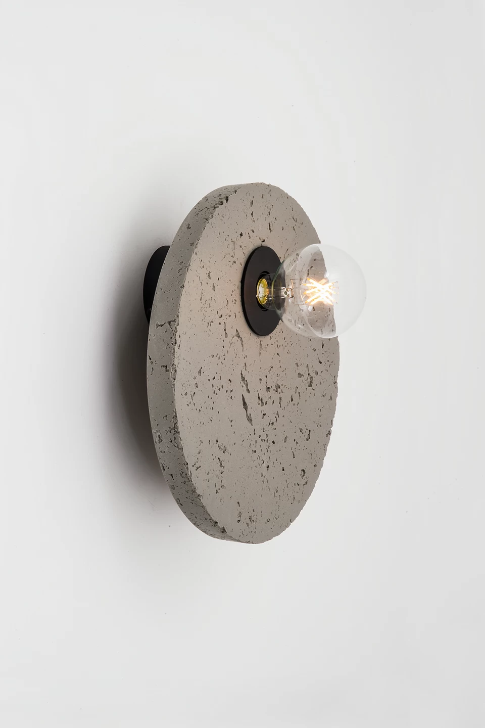 Grand Plafonnier Ou Applique En Ciment Et Métal Noir 1 Grand Plafonnier Ou Applique En Ciment Et Métal Noir