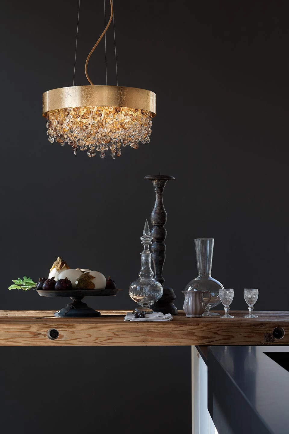 Grande Suspension Ola En Métal Verni Doré à La Feuille D'or 1 Grande Suspension Ola En Métal Verni Doré à La Feuille D'or