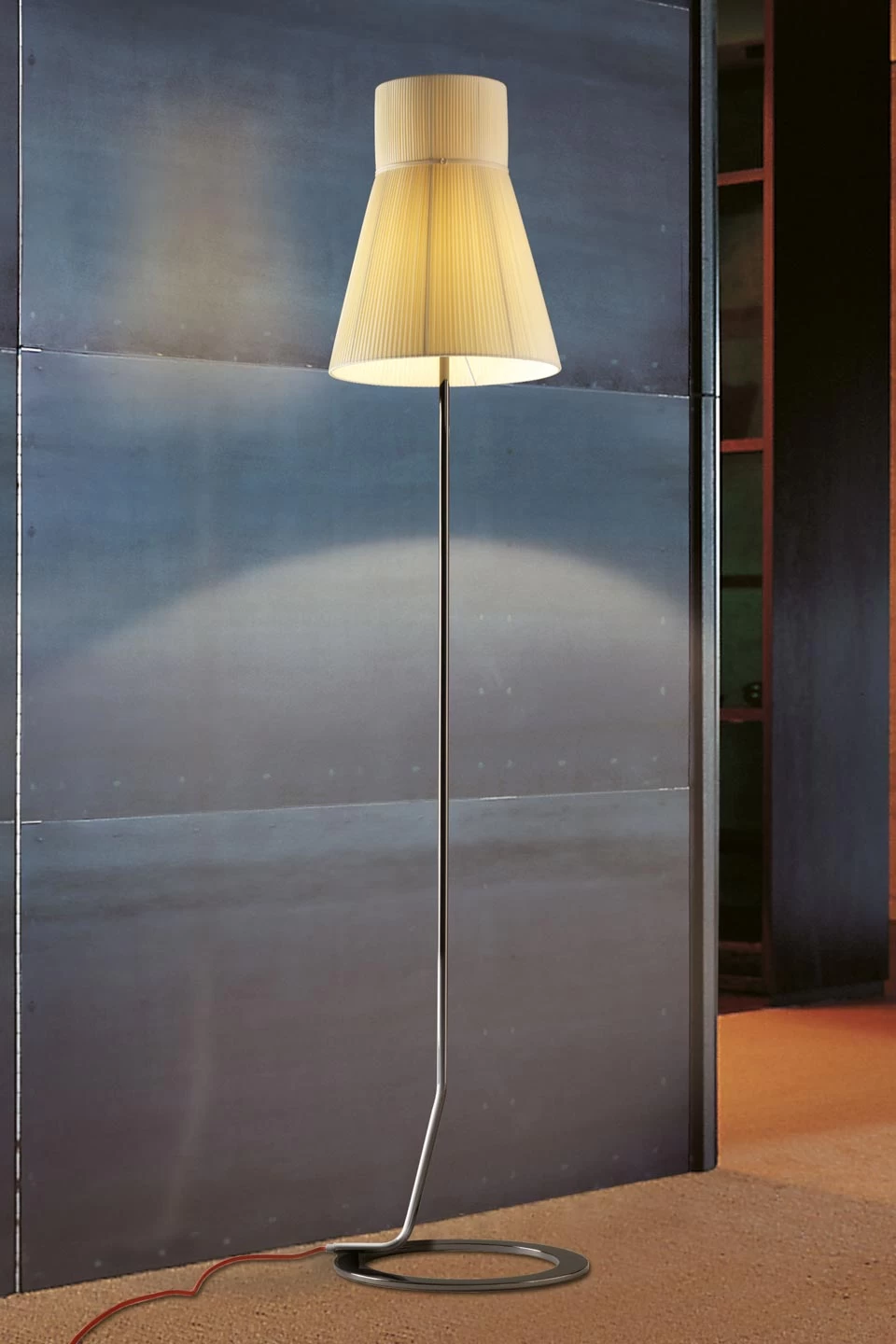 Lampadaire Droit Audrey Métal Vernis Noir Et Abat-jour Soie Plissée Ivoire 1 Lampadaire Droit Audrey Métal Vernis Noir Et Abat-jour Soie Plissée Ivoire