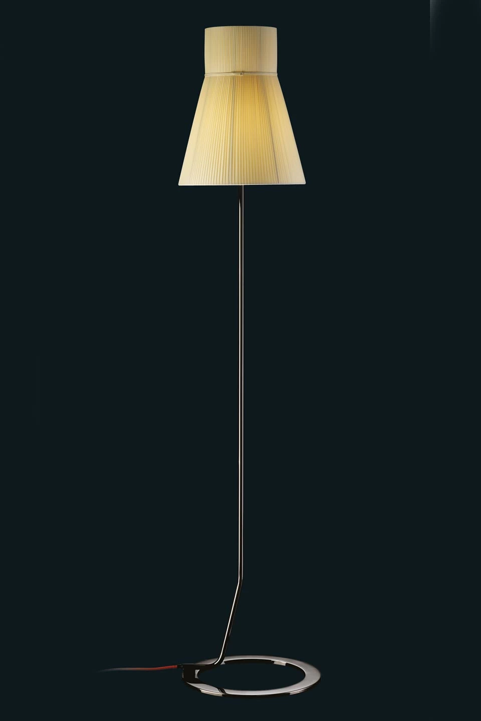 Lampadaire Droit Audrey Métal Vernis Noir Et Abat-jour Soie Plissée Ivoire 2 Lampadaire Droit Audrey Métal Vernis Noir Et Abat-jour Soie Plissée Ivoire – Image 2