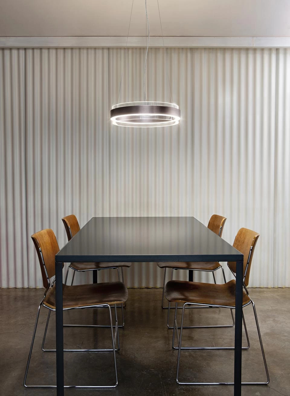 Phoenix Suspension Anneau De Verre Transparent Et Noir 4 Phoenix Suspension Anneau De Verre Transparent Et Noir – Image 4