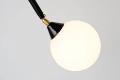 Suspension Sur Tige En Métal Noir Et Boule Blanche En Verre Opale -Lumière D'intérieur luminaire atelier areti 17060217 2R