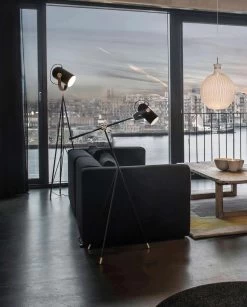 Le Klint Carronade Liseuse Articulé 133cm Design Nordique 8 Le Klint Carronade Liseuse Articulé 133cm Design Nordique -Lumière D'intérieur luminaire papier scandinave 20090153 3R