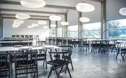 Fritz Hansen Grande Suspension Avion Blanc 8 Fritz Hansen Grande Suspension Avion Blanc -Lumière D'intérieur scandinave designer caravaggio 21030531 3R