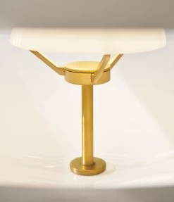 Fritz Hansen Clam Suspension En Verre Opale 44cm 7 Fritz Hansen Clam Suspension En Verre Opale 44cm -Lumière D'intérieur scandinave designer caravaggio 22070007 2R