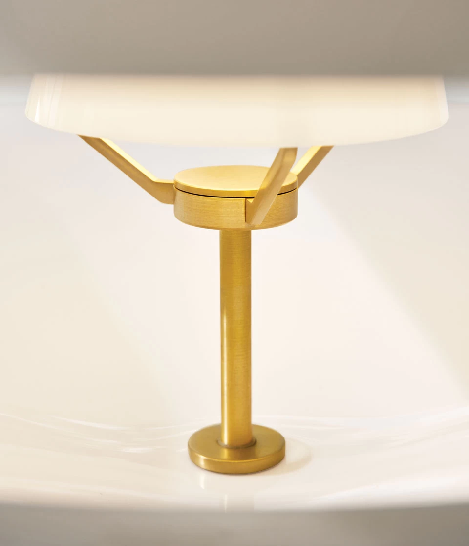 Fritz Hansen Clam Suspension En Verre Opale 44cm 3 Fritz Hansen Clam Suspension En Verre Opale 44cm – Image 3